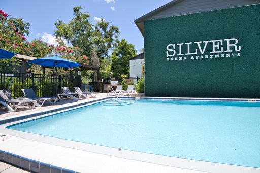 Stunning Three Bed Two Bath Apartment Home in Gainesville, FL! – photo 1
