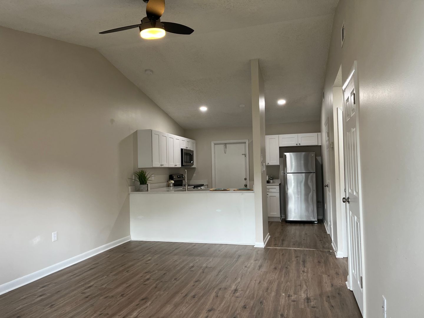 Leesburg Apartment: 425 South 9th Street