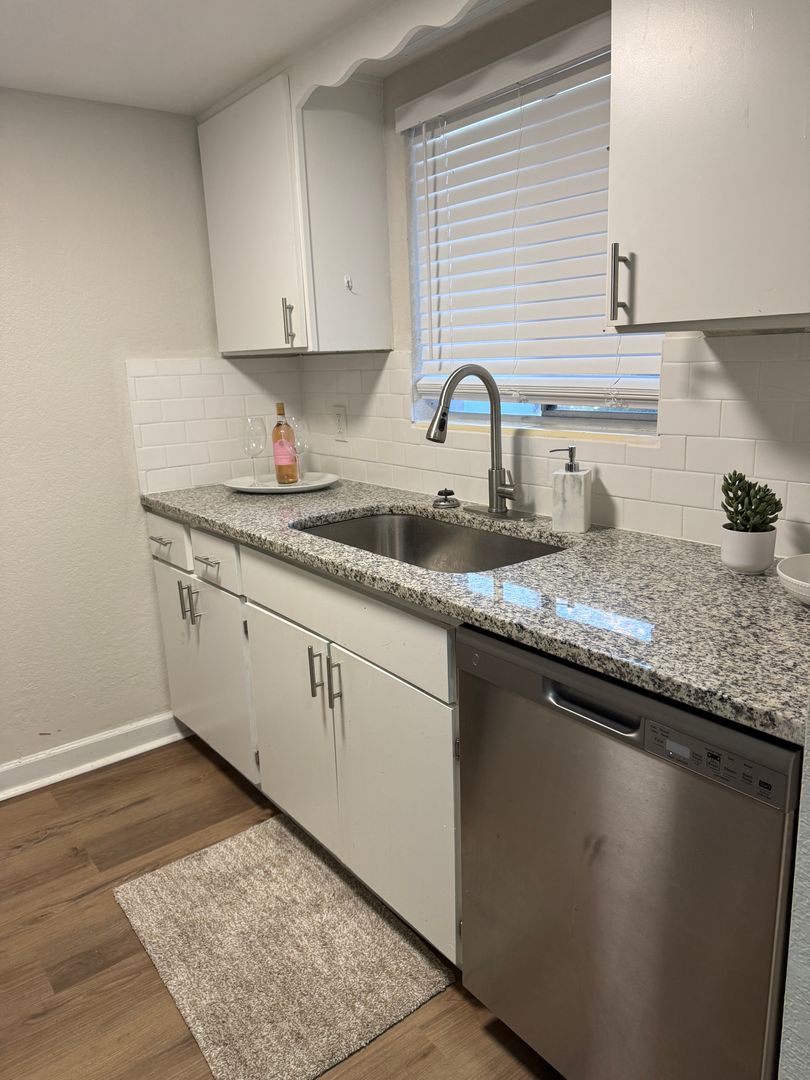 Ocala Apartment: 1833 NE 2nd St