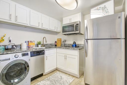 Renovated Apartment Home in Orlando's SoDo District! ONE MONTH FREE RENT on selected apartments! – photo 1