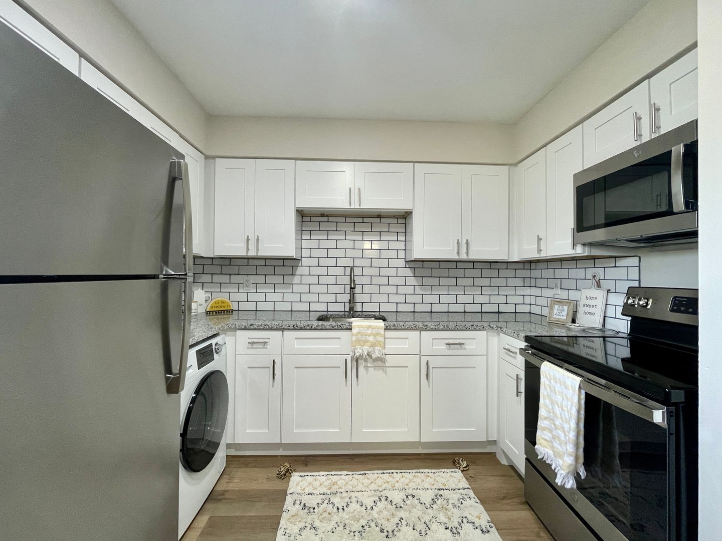 Mount Dora Apartment: 1515 Lincoln Ave