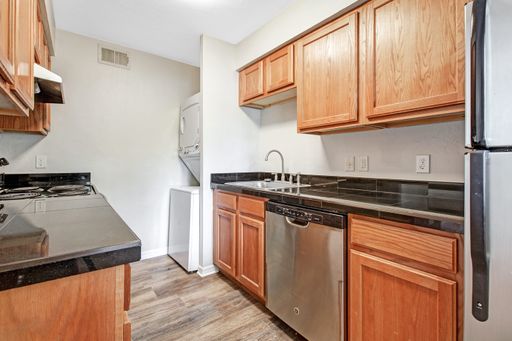 Stunning Two Bed Two Bath Apartment Home in Gainesville, FL! – photo 1