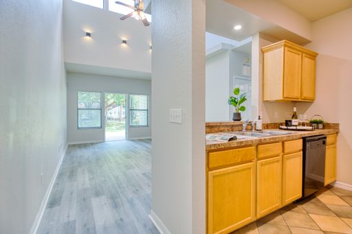 Renovated 2/2 in Gainesville! – photo 1