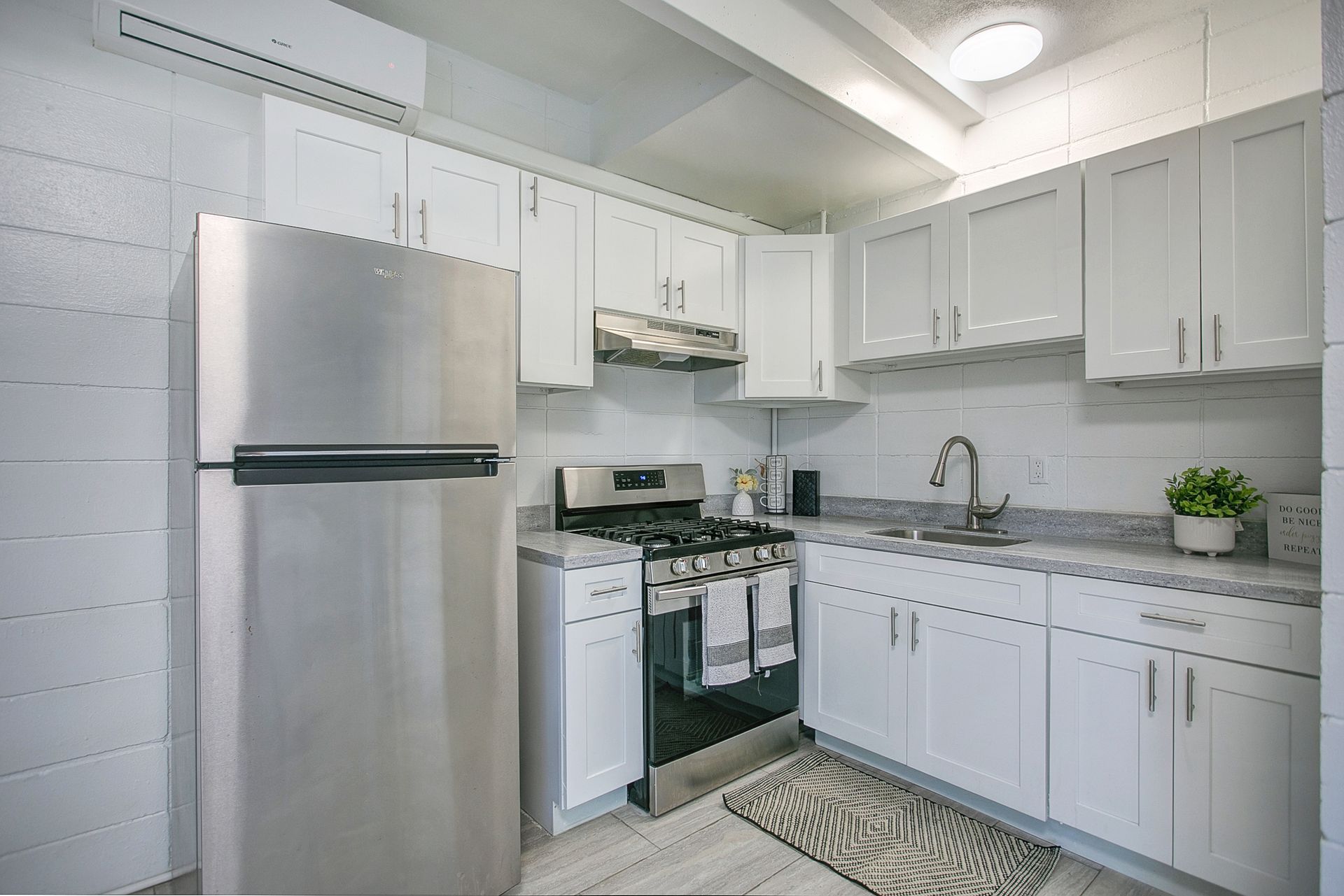 Leesburg Apartment: 815 Washington St