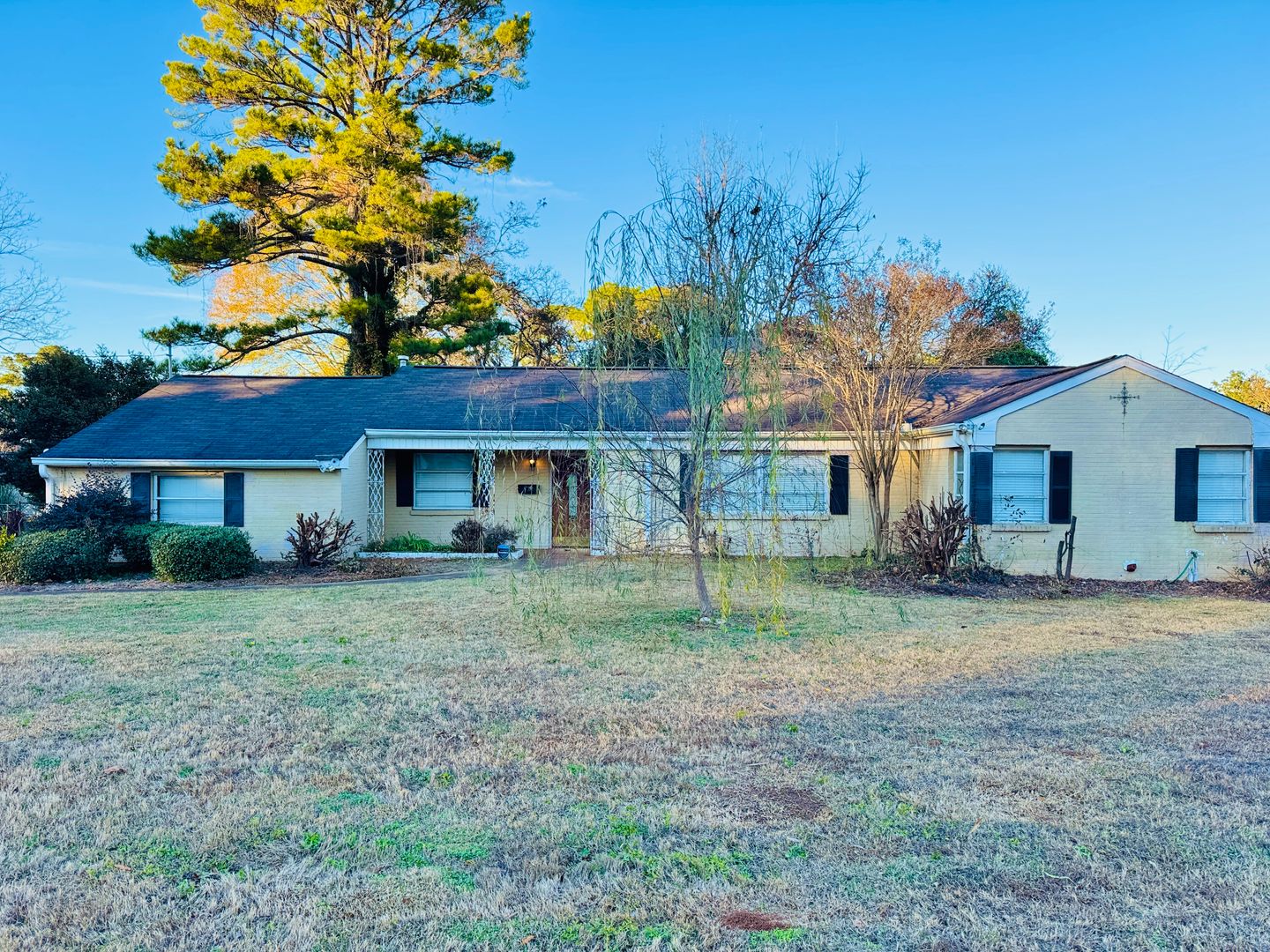 Montgomery House: 2767 Biltmore Avenue