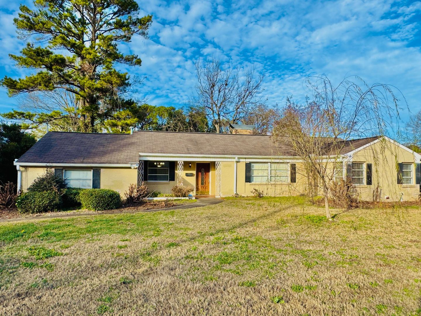 Montgomery House: 2767 Biltmore Avenue