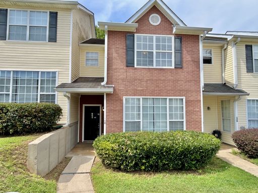 Discover this 3-bedroom, 2.5-bath residence in Conyers, GA—listed as “3-bedroom hidden gem!” – photo 1