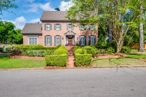 3-Bedroom Brick Home in Old Cloverdale with Luxury Finishes & Included Amenities – photo 1