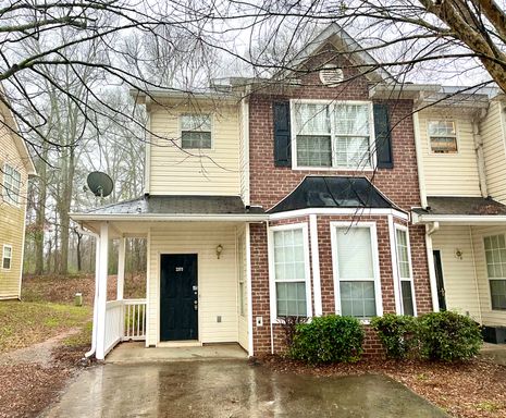 Welcome to this charming 3-bedroom, 2.5-bathroom home located in Hampton, GA.