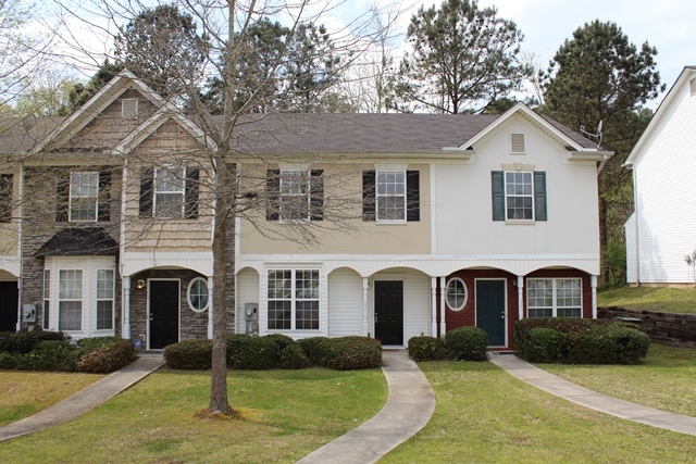 Riverdale House: 6099 Camden Forrest Court
