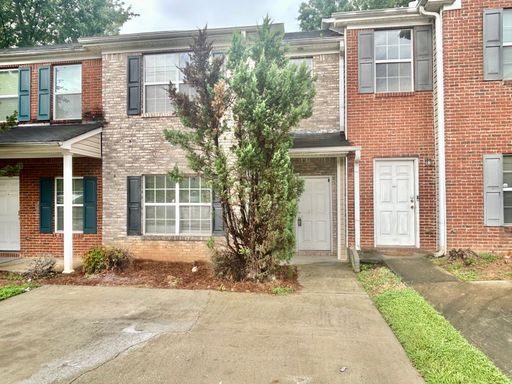 Beautiful & Brick-Faced 3 Bedroom / 2.5 Bathroom Townhome in Decatur! – photo 1