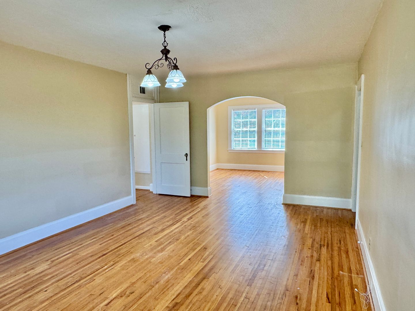 Delightful 2-Bedroom 