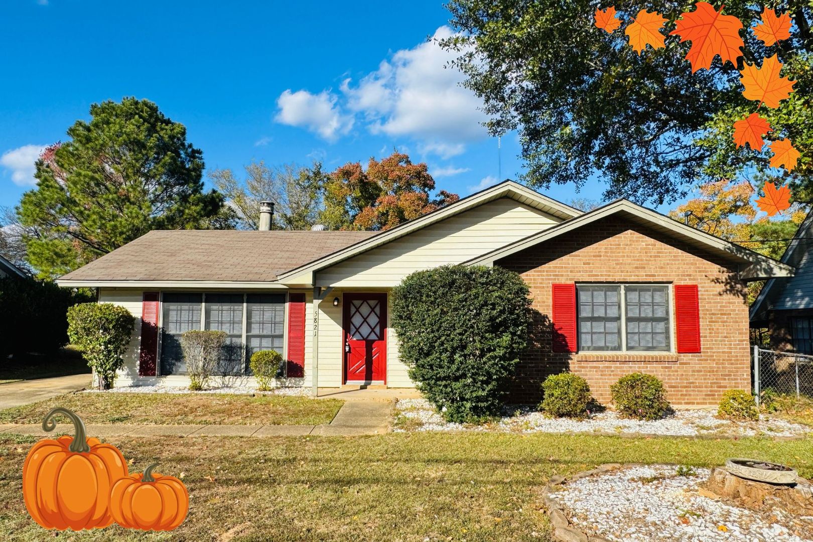 Montgomery House: 5821 Darien Dr