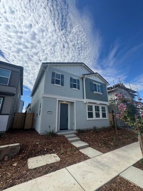 BRAND NEW SOLAR HOME IN LINCOLN – photo 1