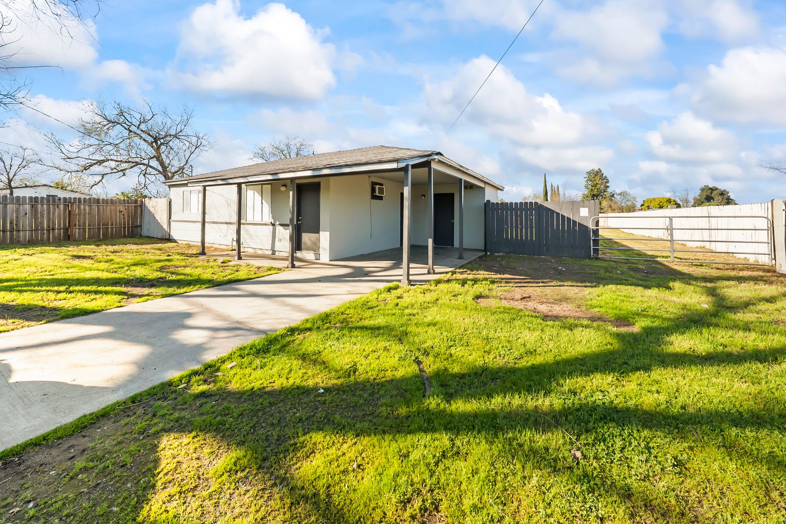 Rio Linda House: 517 Elkhorn Blvd