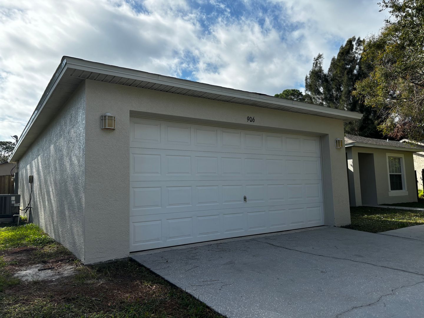 Palm Bay House: 906 Pace Dr. NW