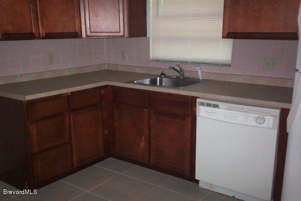 Palm Bay House: 843 Emden ave. NW
