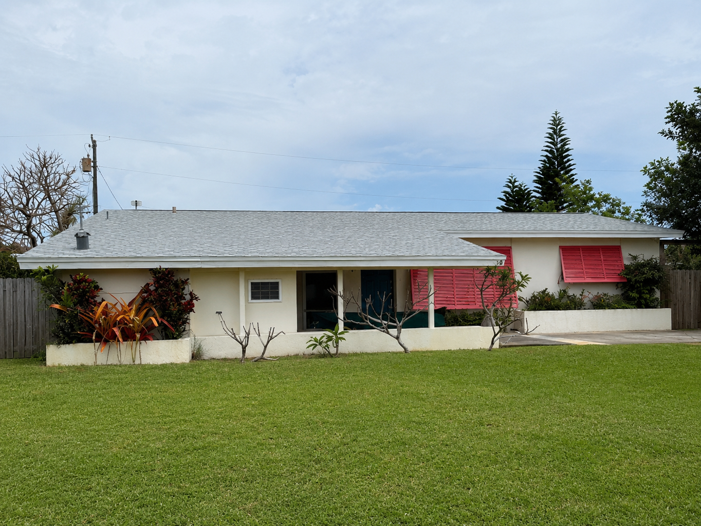 Satellite Beach House: 349 W. Exeter St