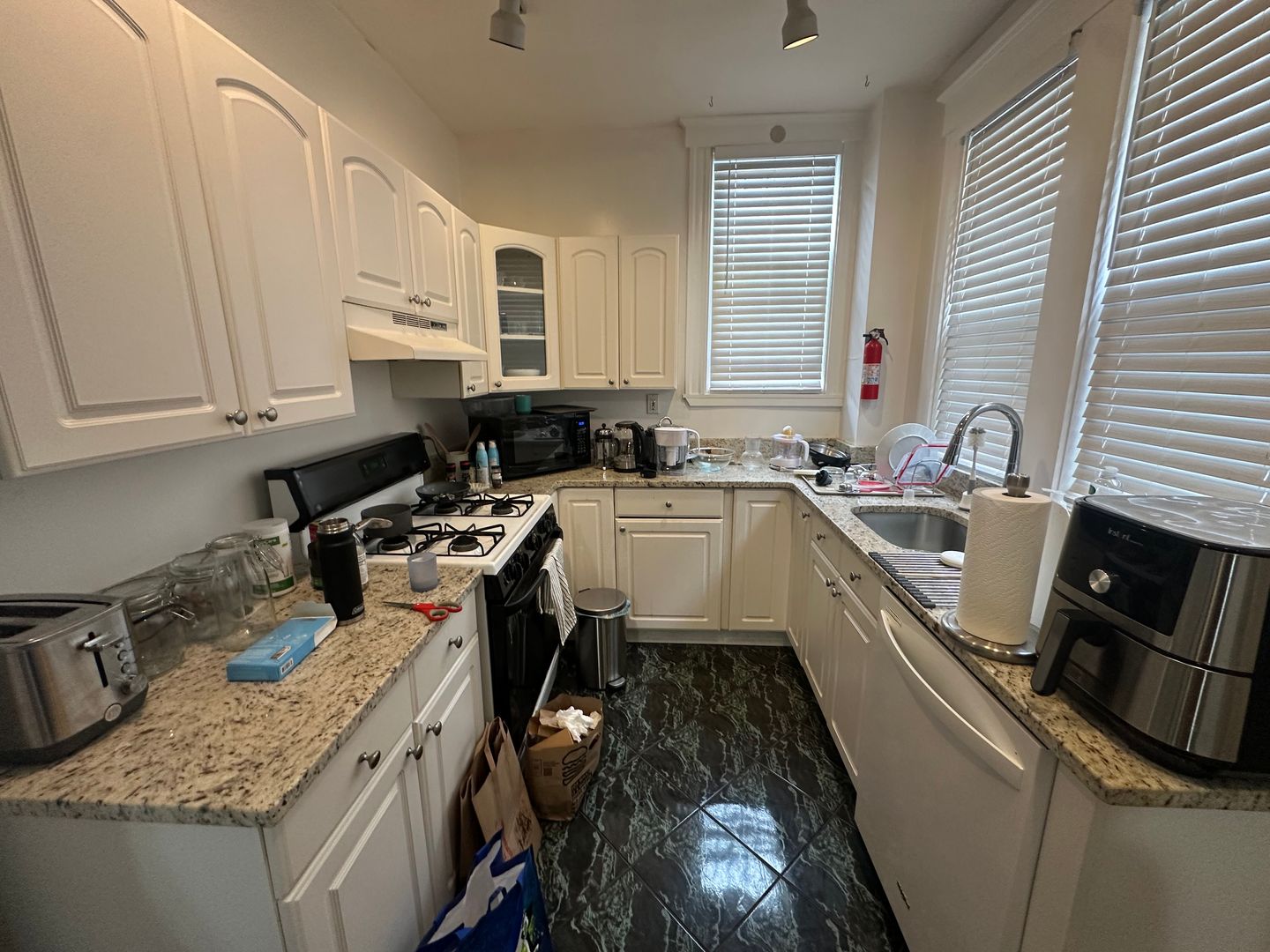 Brighton Apartment: 1693-1697 Commonwealth Ave