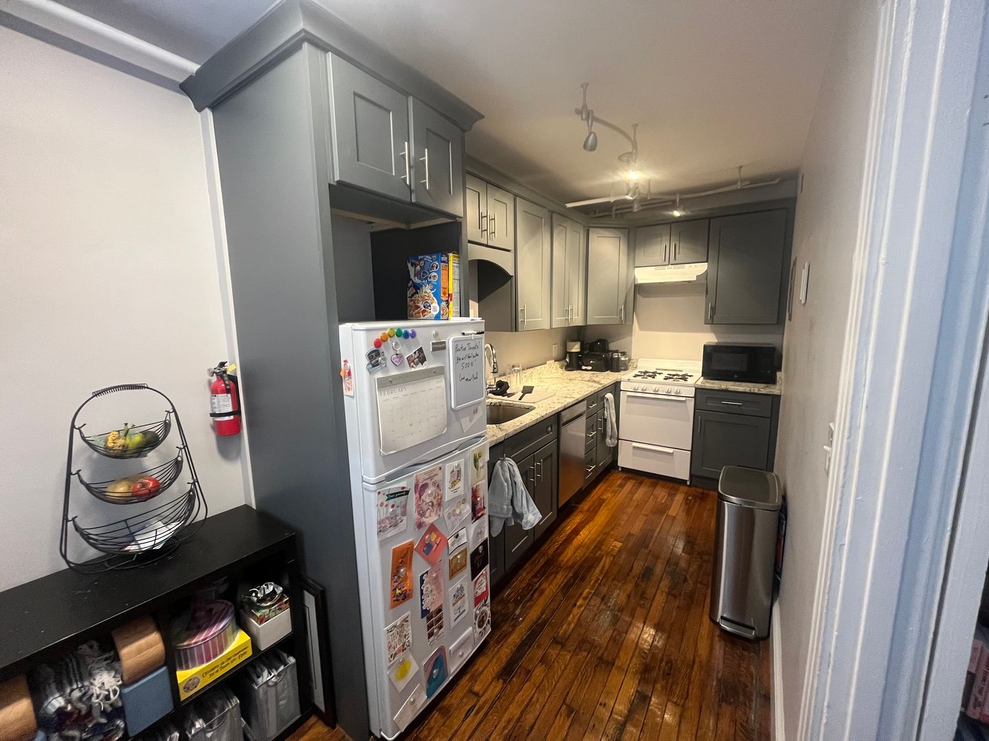 Brighton Apartment: 1619 Commonwealth Ave