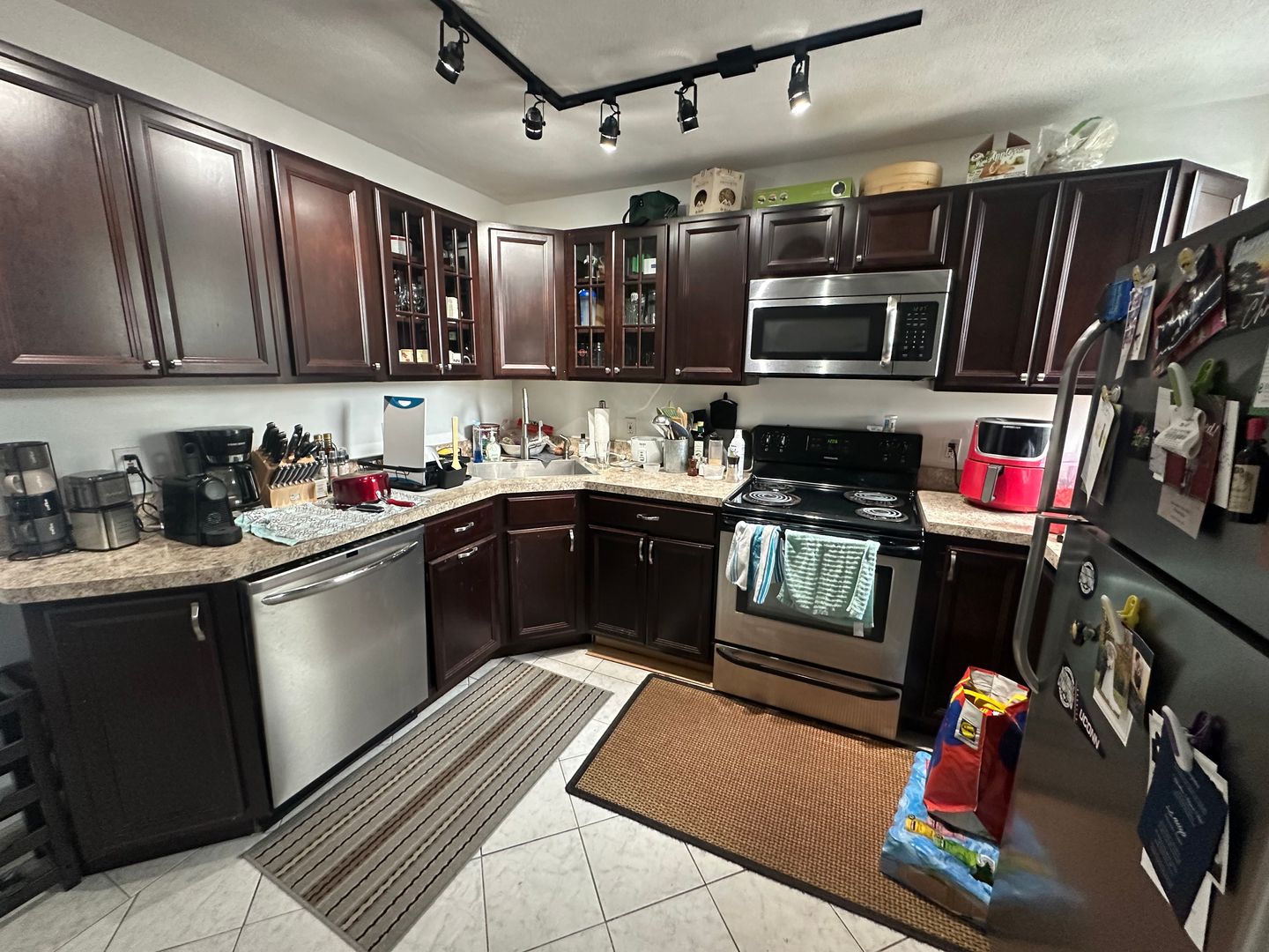 Brighton Apartment: 1693-1697 Commonwealth Ave