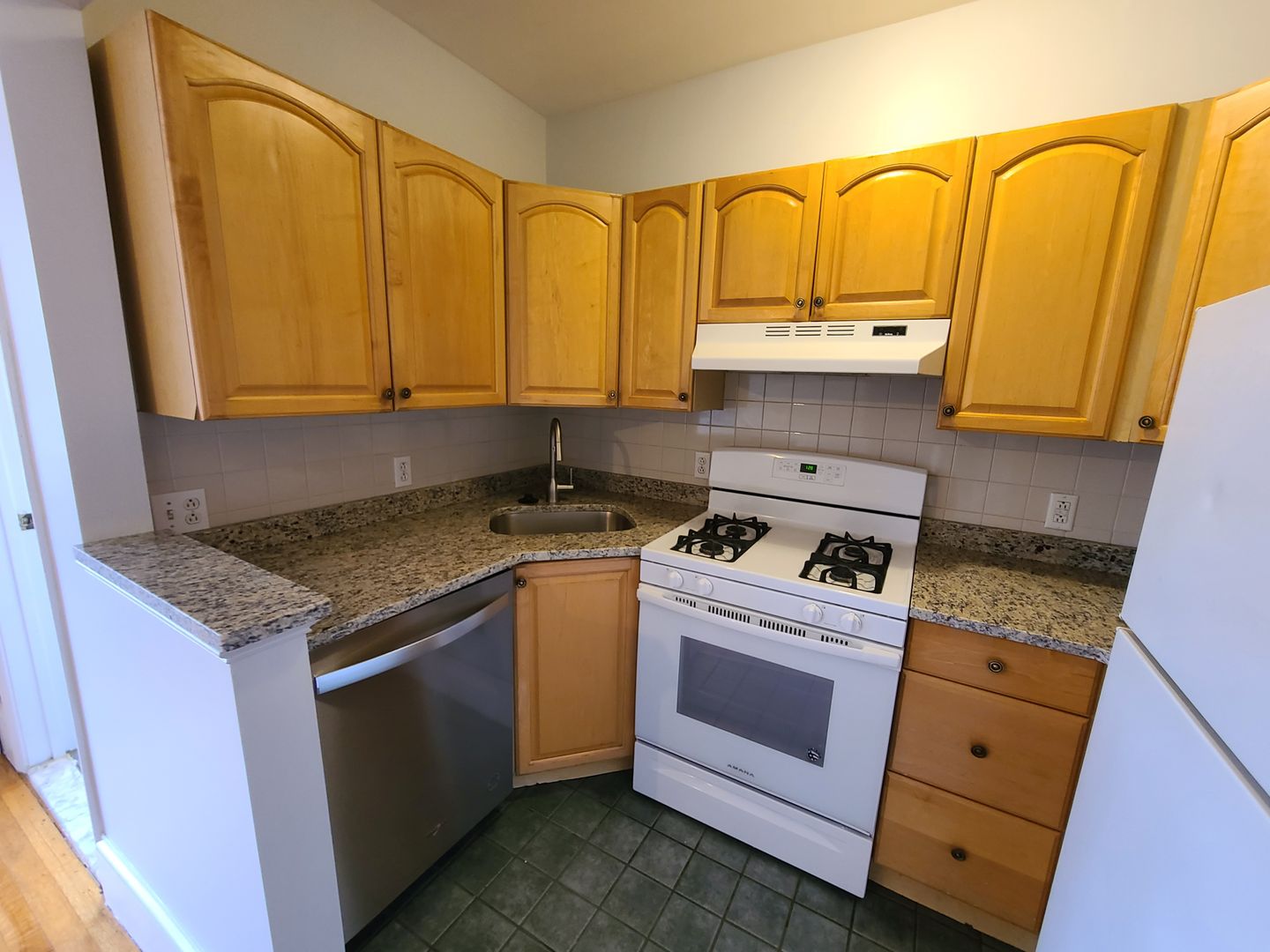 Brighton Apartment: 1619 Commonwealth Ave