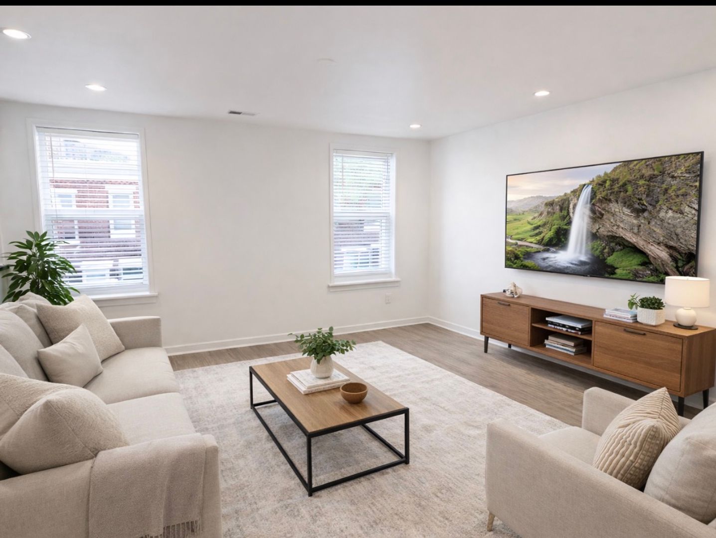 Phila Apartment: 2217 Reed St