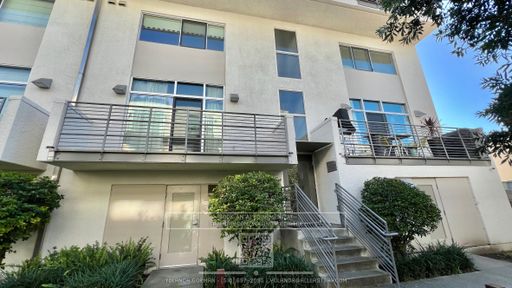 303 Liquid Sugar Drive, Emeryville, CA 94608