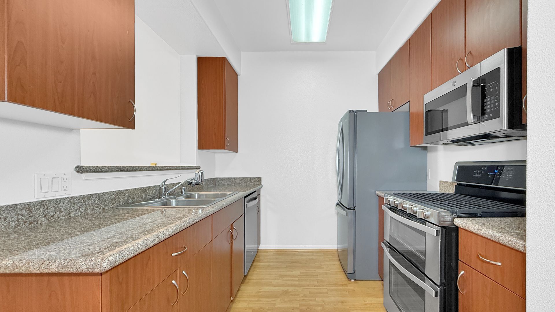 989 Franklin Street #302, photo 3