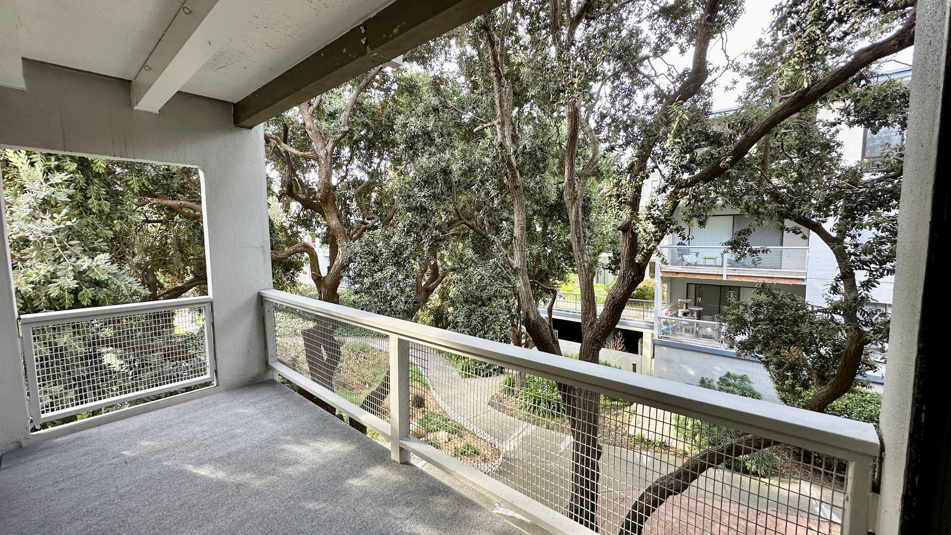 Emeryville Condo: 4 Admiral Drive, Apt B327