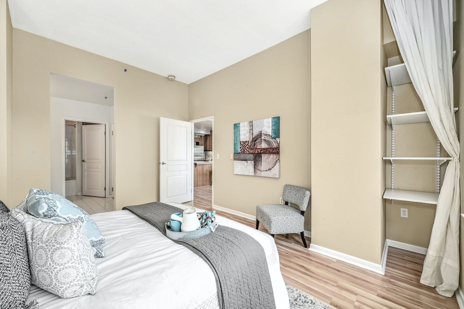 5855 Horton Street #601, photo 11