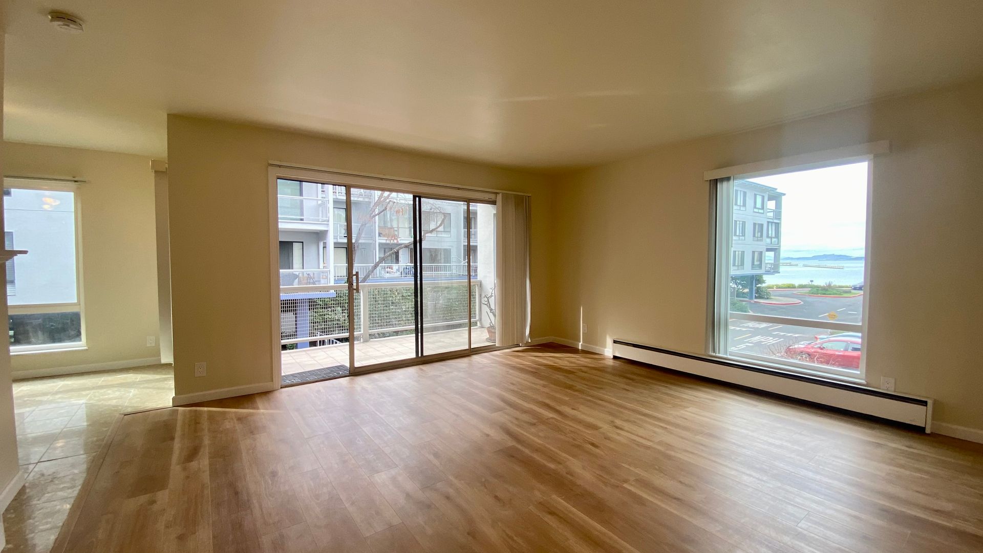 Emeryville Condo: 4 Admiral Drive, Apt B222