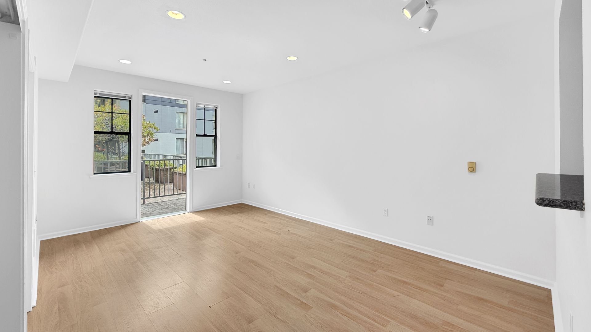 989 Franklin Street #302, photo 4