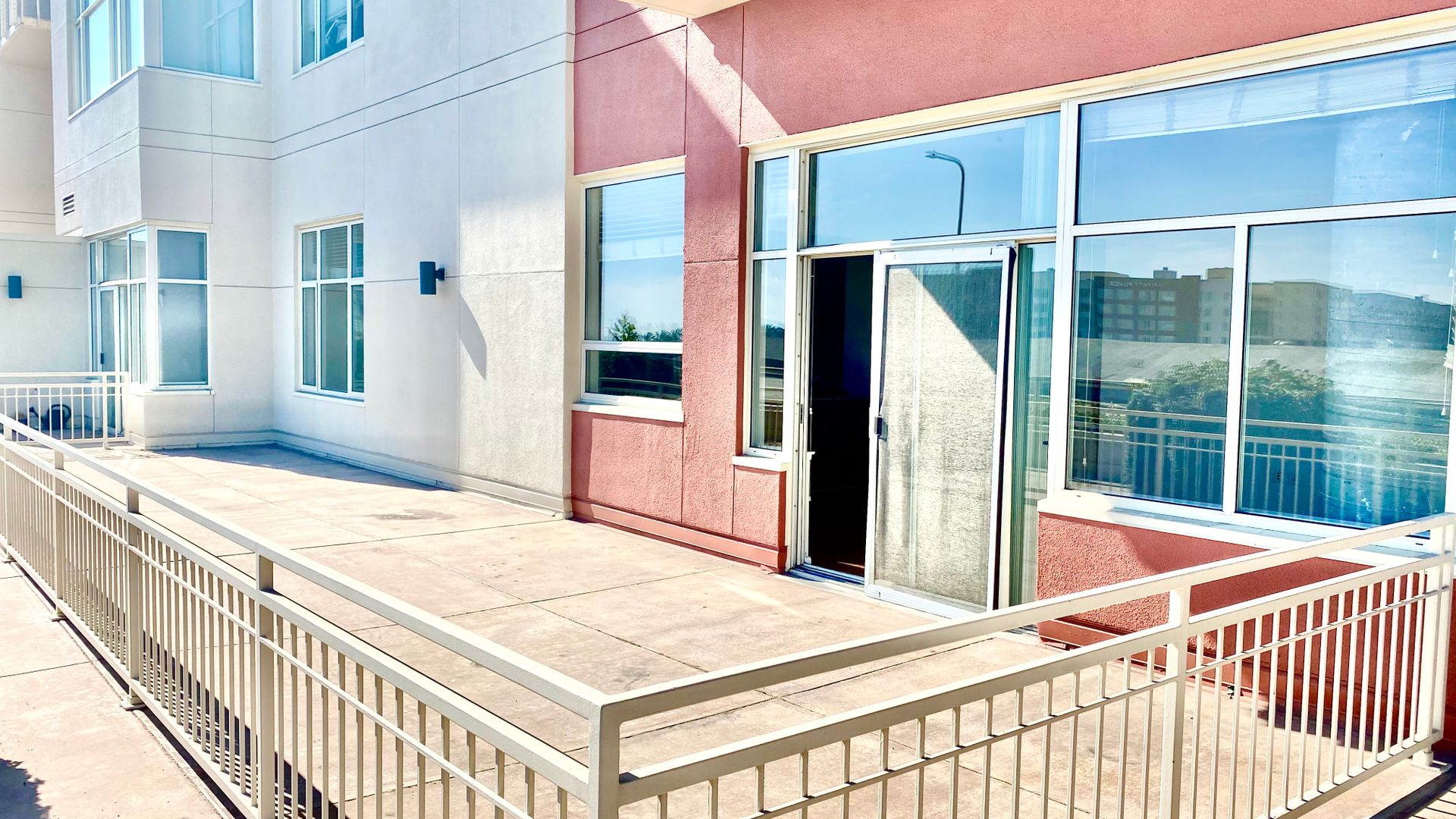 Emeryville Condo: 5855 Horton Street, Apt 412