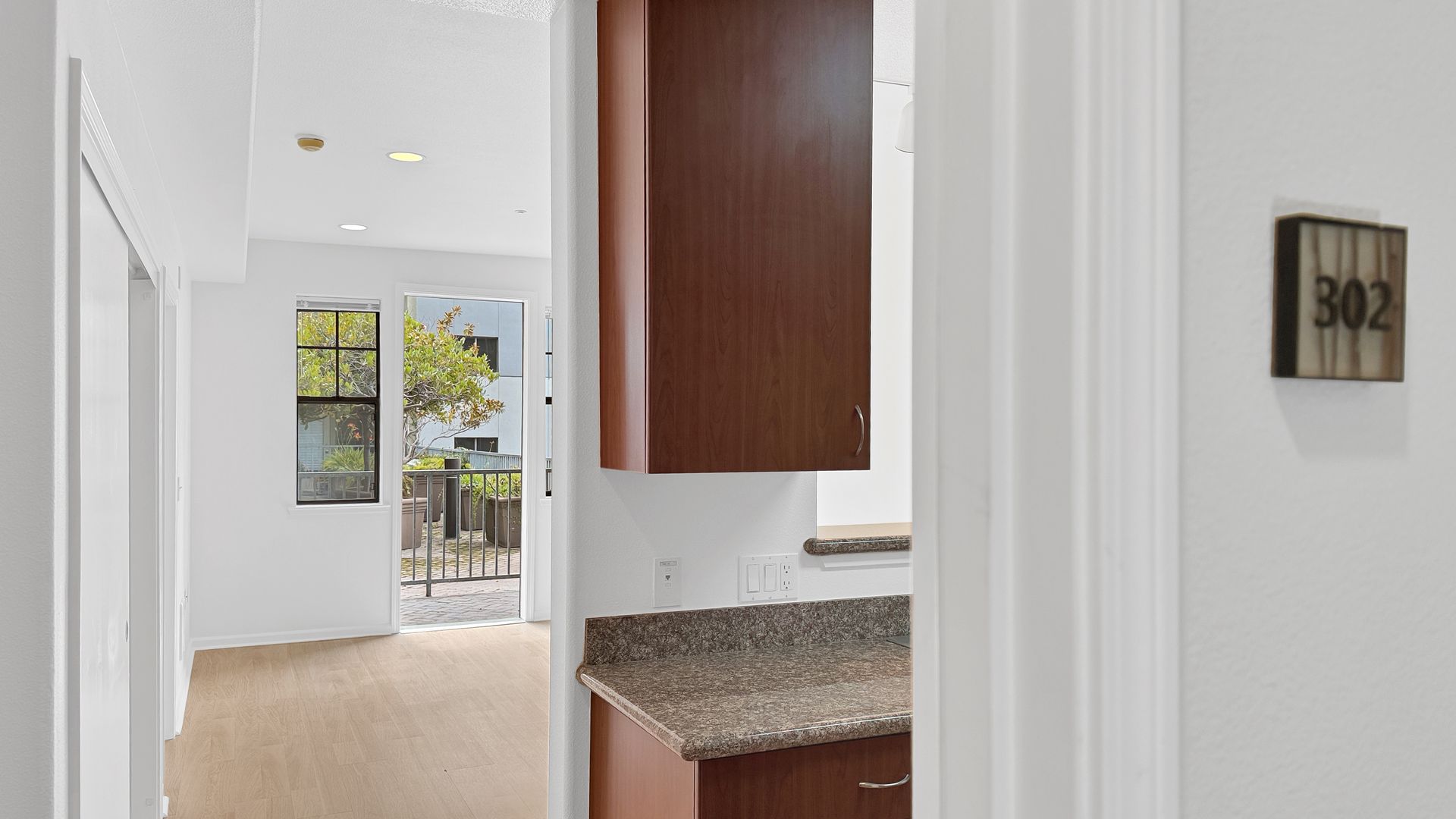 Oakland Condo: 989 Franklin Street, Apt 302