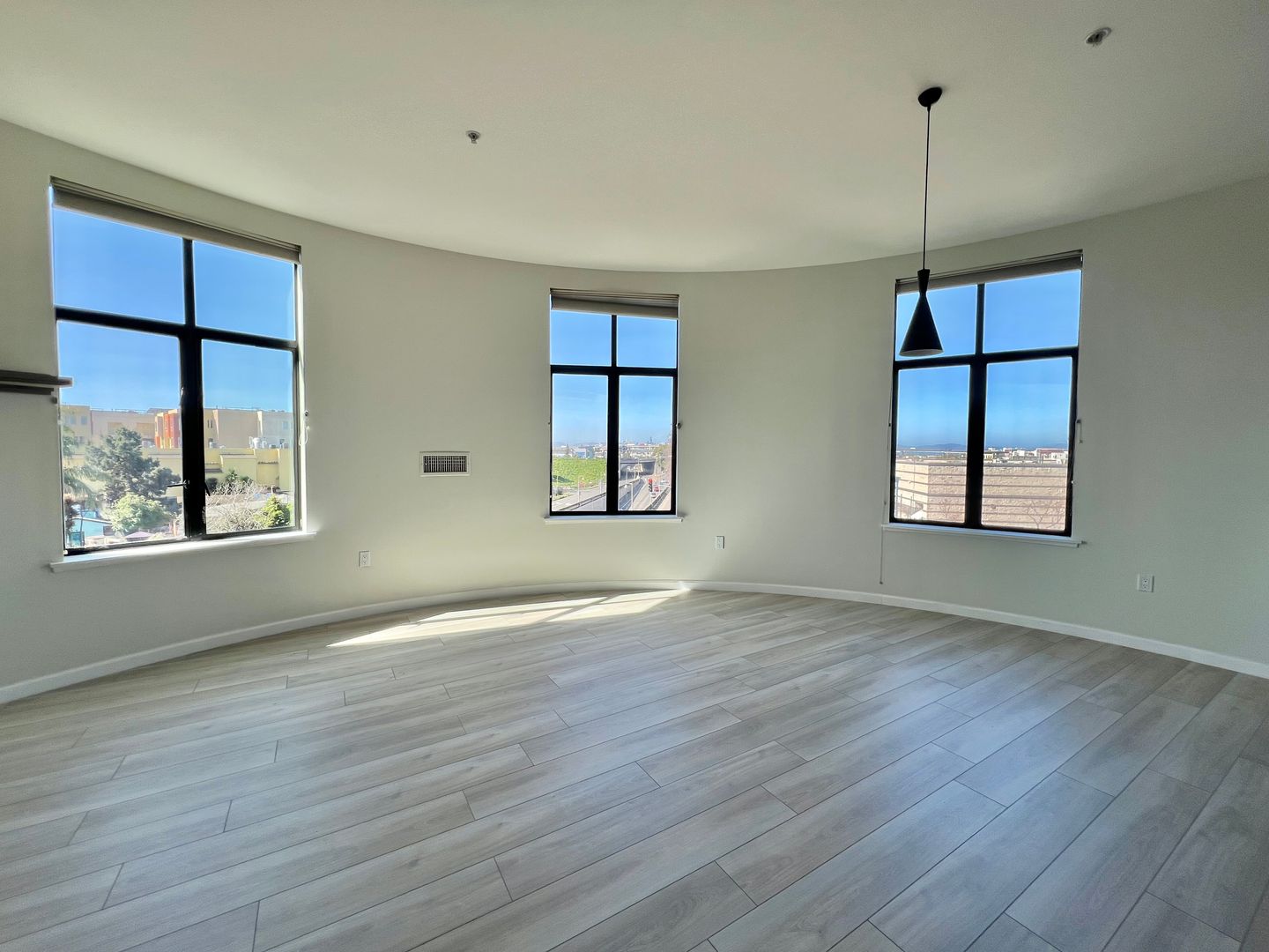 Emeryville Condo: 3801 San Pablo Ave. APT 312