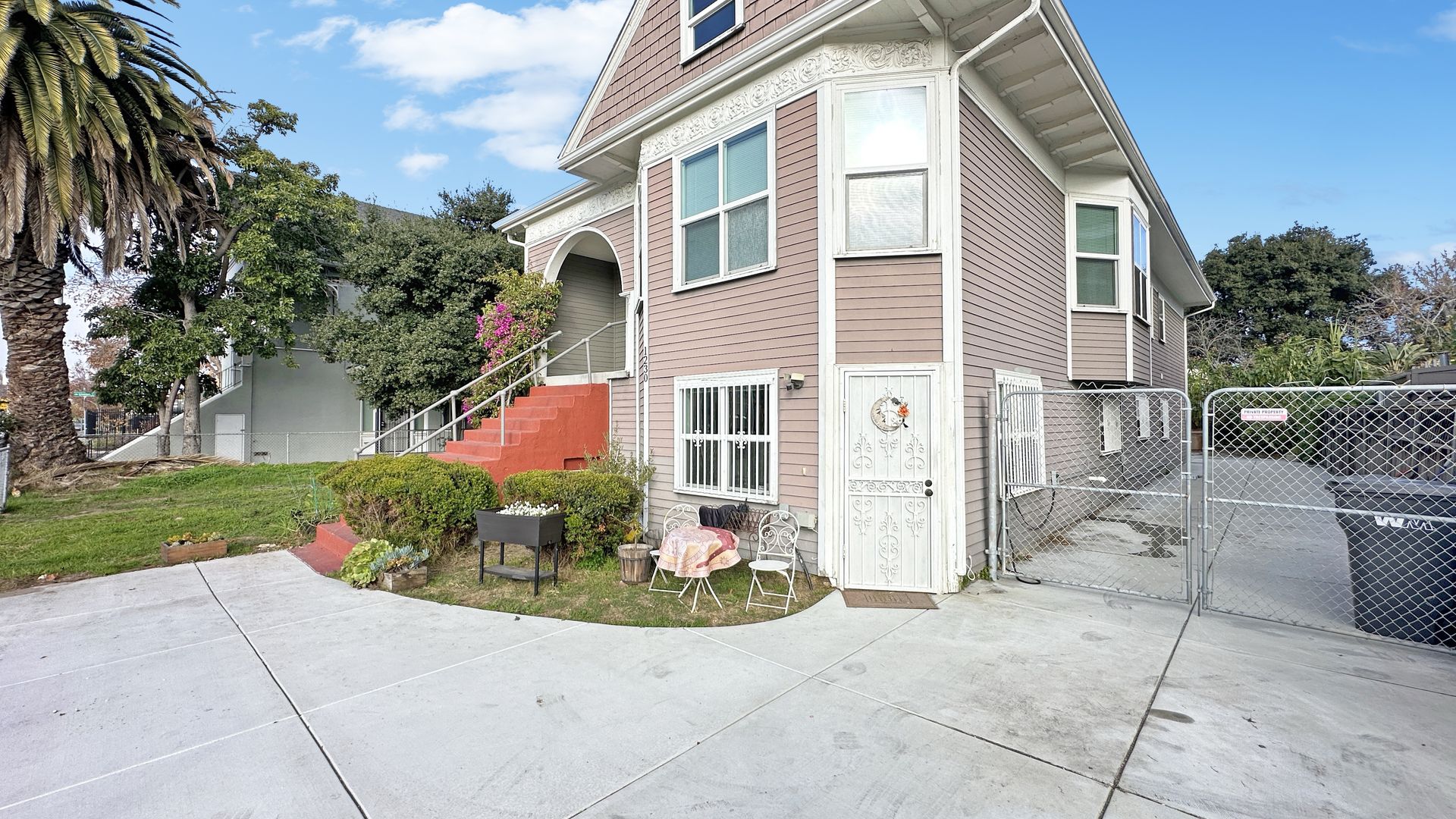 Oakland Apartment: 1230 10th St. - Upper