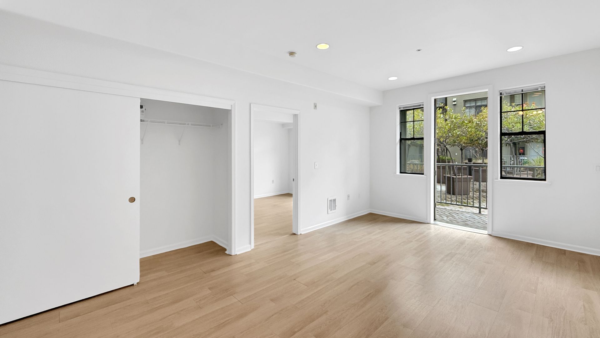 989 Franklin Street #302, photo 5