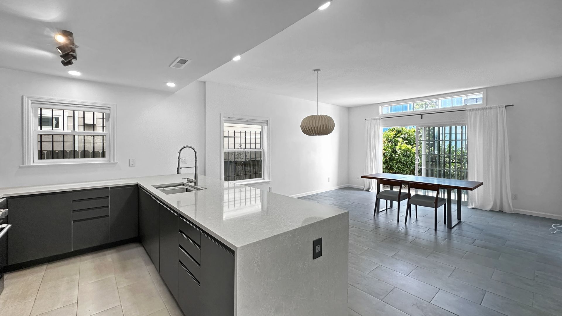 Oakland House: 1717 Chase St.