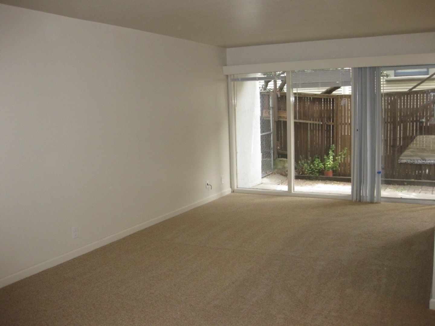 Berkeley Apartment: 1516 Henry Street