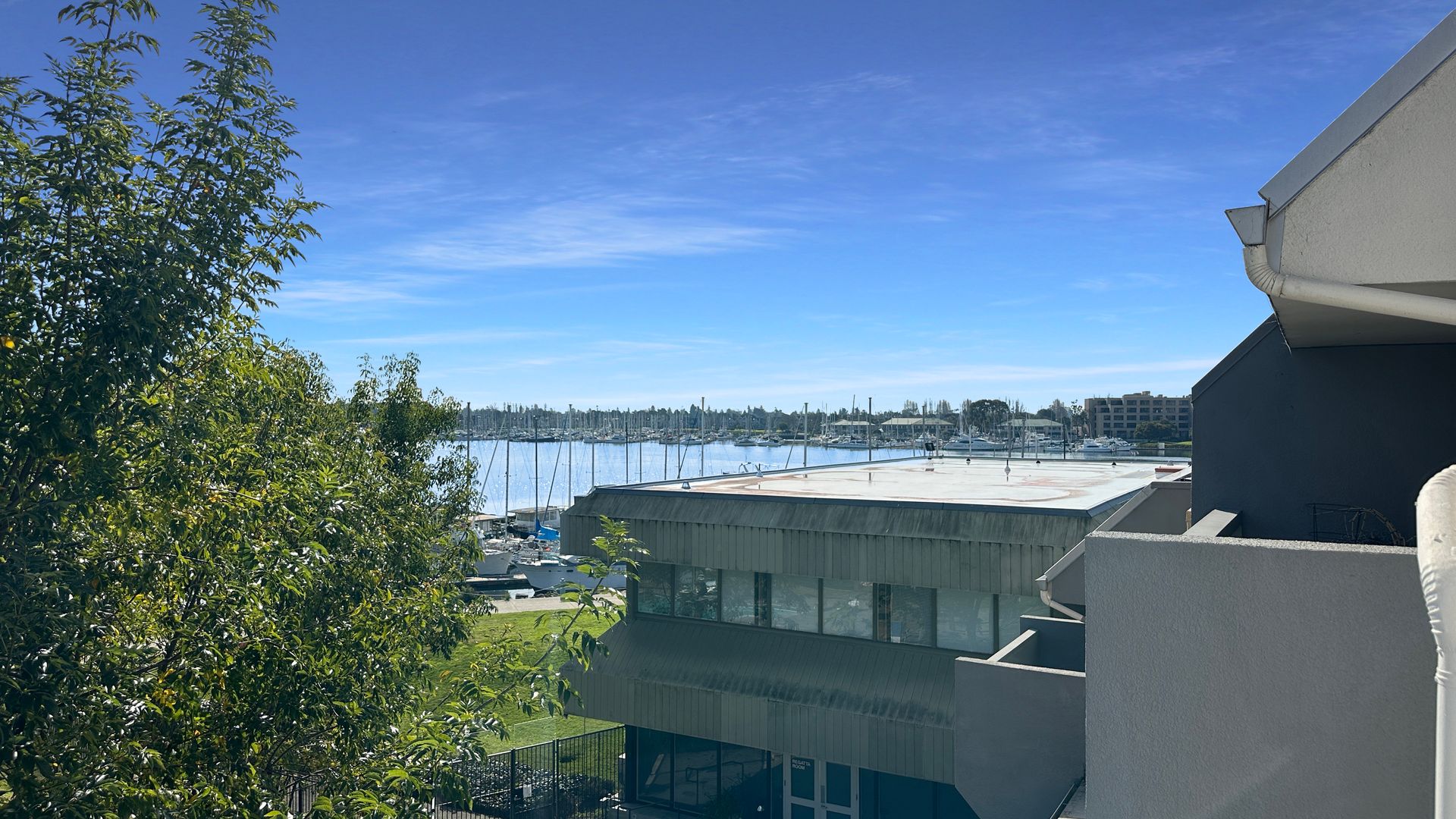 Oakland Condo: 7 Embarcadero West Apt 306