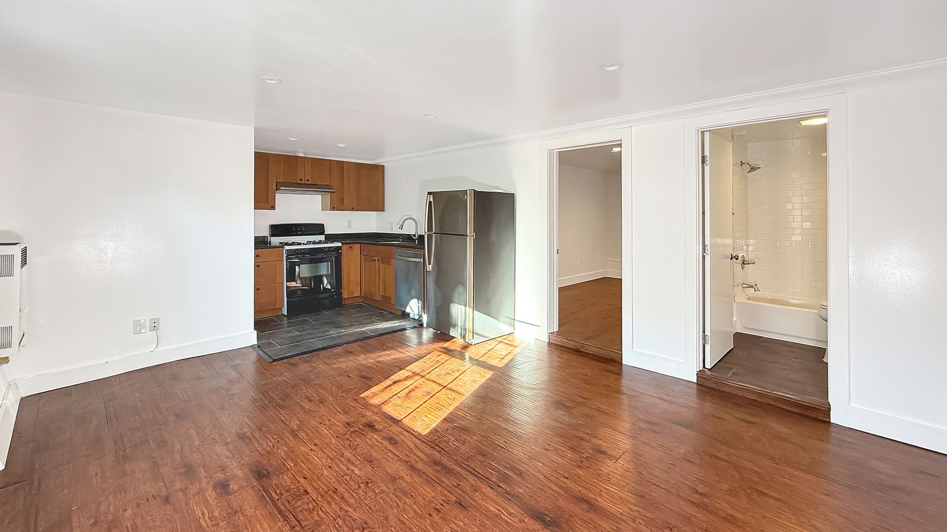 1623 Harmon St #C, photo 2