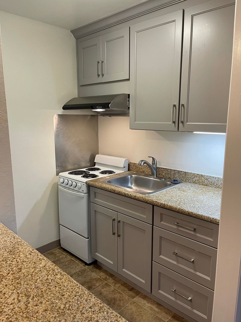 5 Commodore Drive #B303, photo 7
