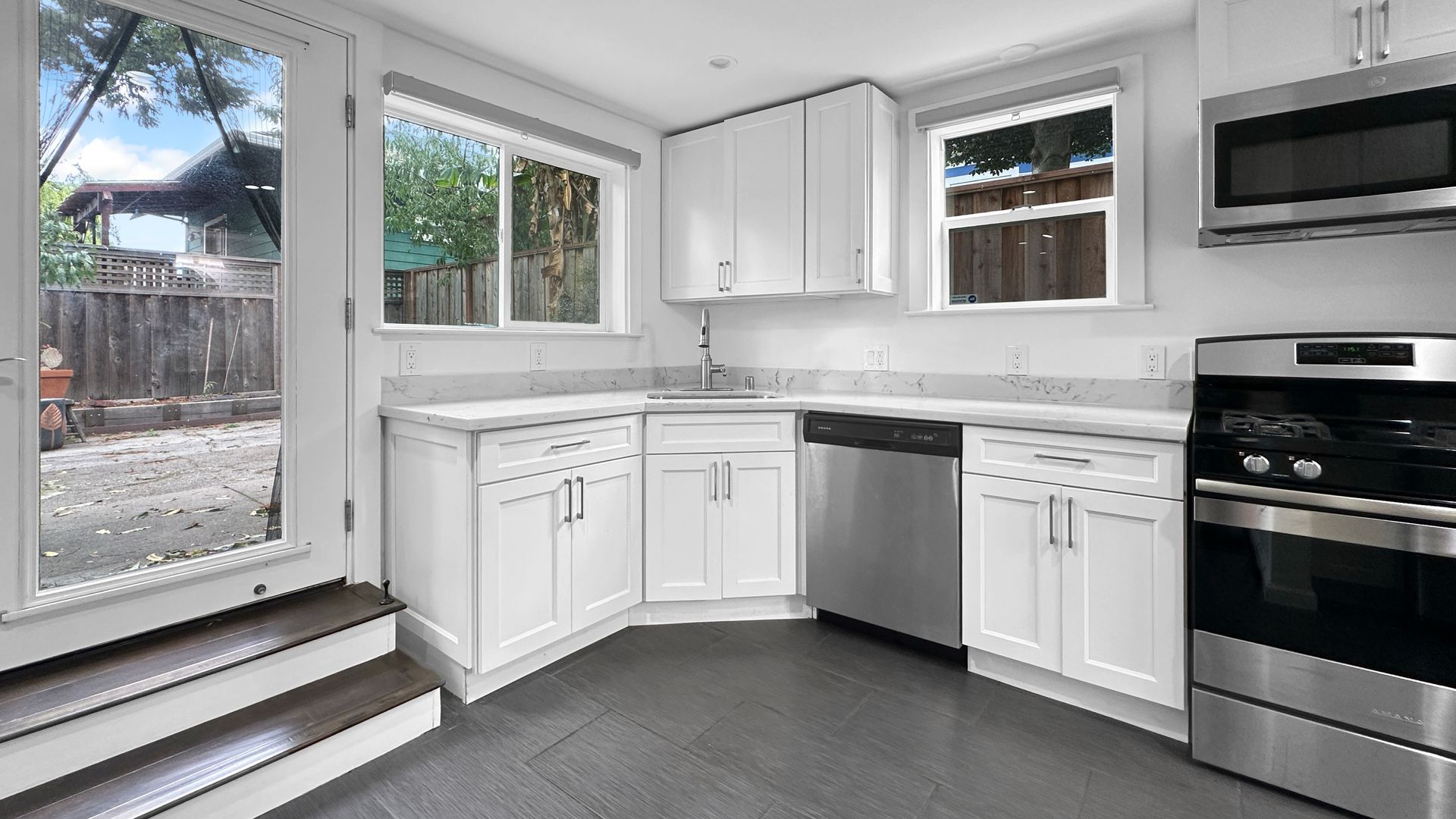 Oakland Townhome: 908 55th Street, ADU