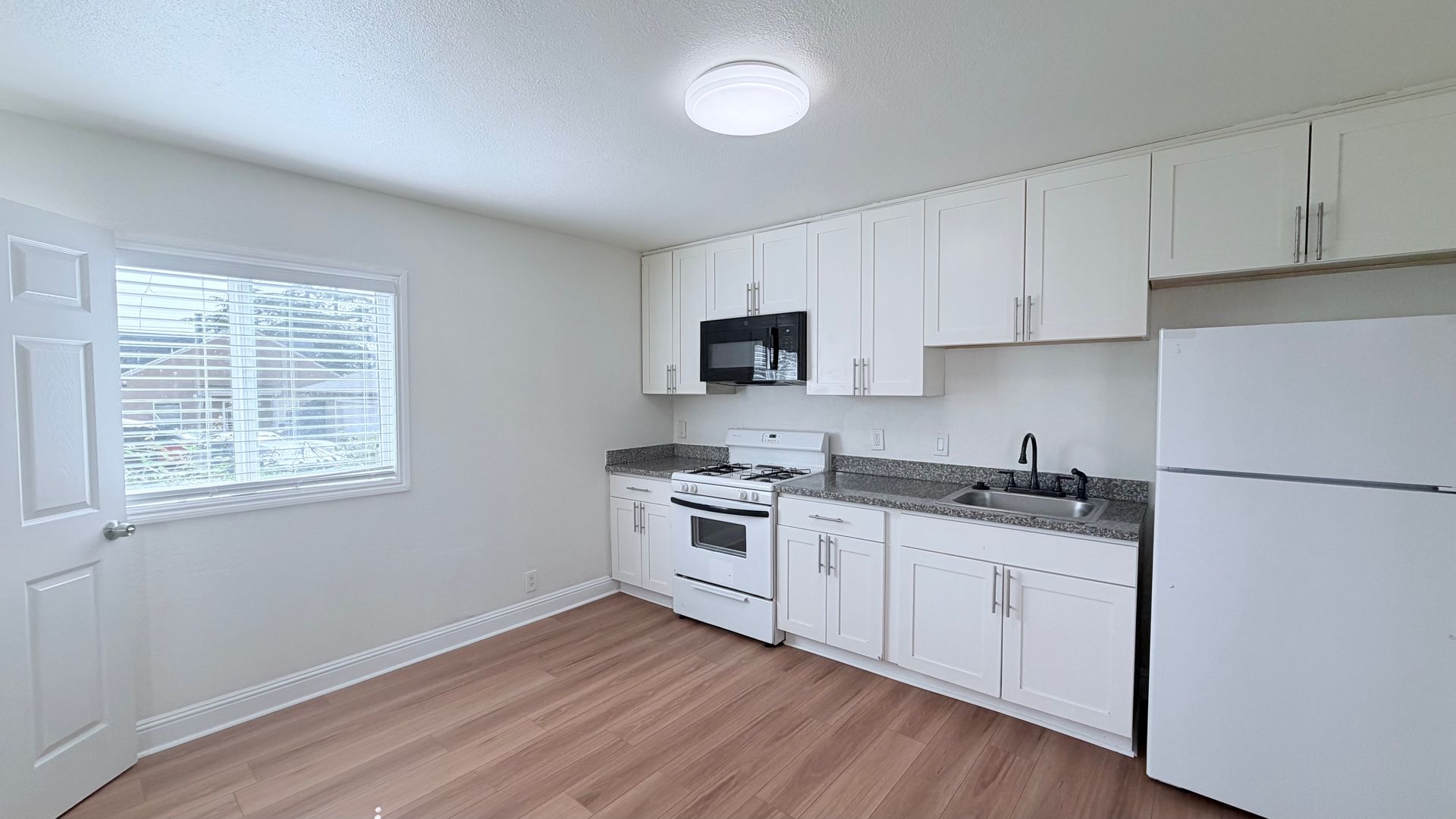 Vallejo Apartment: 429 Benicia Road