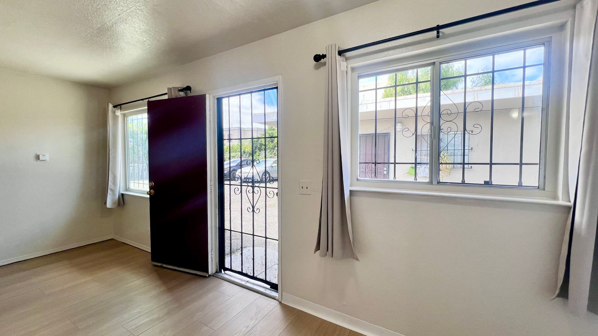 Oakland Apartment: 1847 E. 25th Street - 8