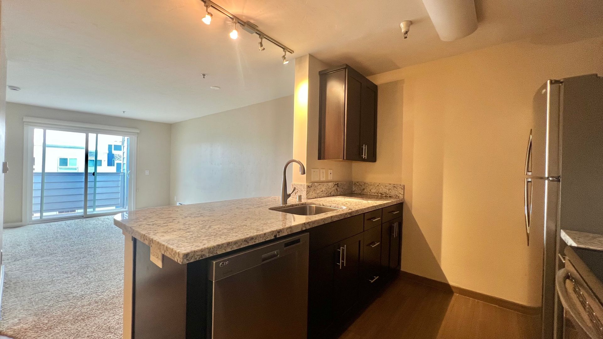 Emeryville Condo: 6400 Christie Ave. APT 3406