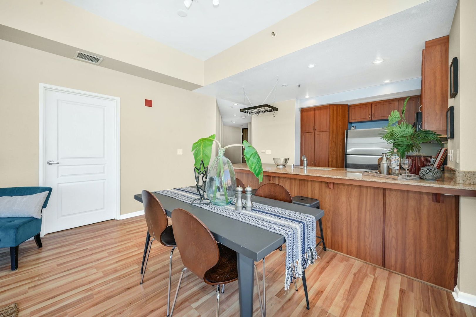 5855 Horton Street #601, photo 8