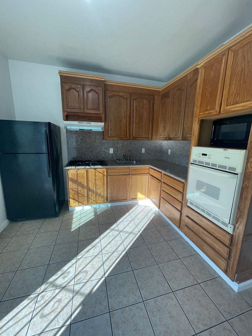 758 18th Street #758, photo 2