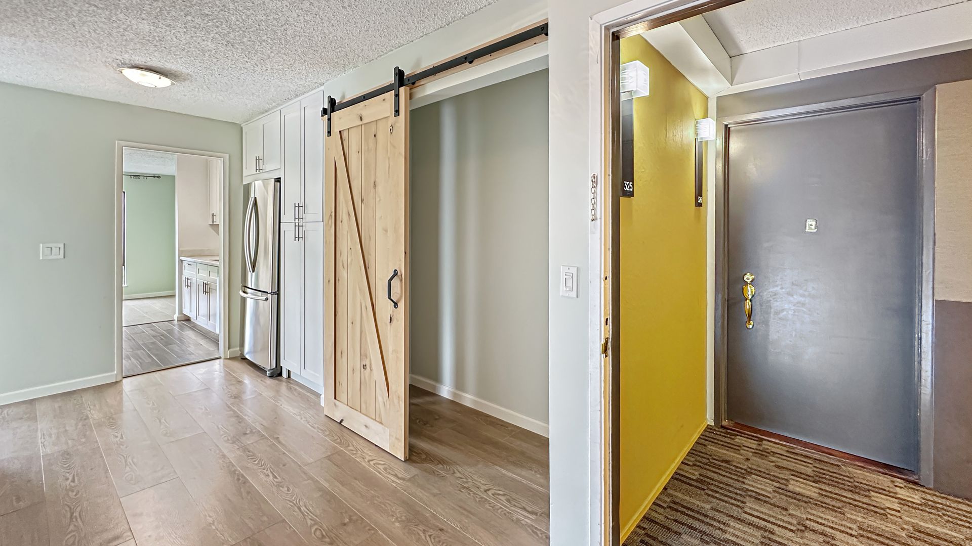 Emeryville Condo: 4 Commodore Dr. APT 325